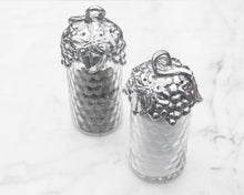 Load image into Gallery viewer, Grape Salt &amp; Pepper Set
