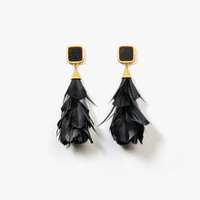 Load image into Gallery viewer, Parades Statement Earring
