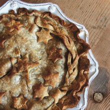 Load image into Gallery viewer, Berry &amp; Thread Whitewash Pie/Quiche Dish
