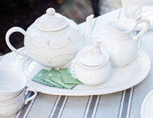 Load image into Gallery viewer, Le Panier Whitewash 17&quot; Platter
